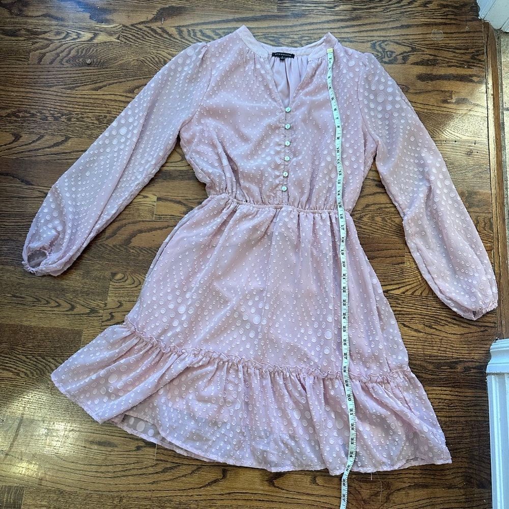 ❤️ 2/$20
Staccato Light Pink Textured Long Sleeve Dress – Size S